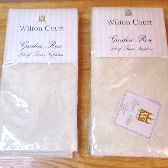NEW! Wilson Court Garden Rose Damask Cloth Napkins, Champagne, 2 Pkgs. of 4=8 - Picture 1 of 13